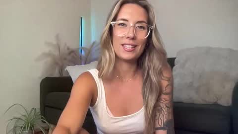 Taylor online show from March 24, 10:38 pm