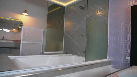 taylorsmiths_ online show from December 2, 3:05 am