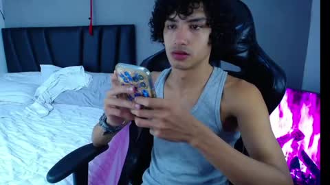 Tayron online show from April 26, 3:42 pm