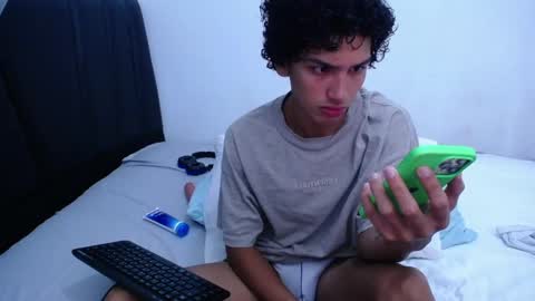 Tayron online show from March 6, 6:48 pm