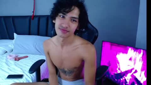 Tayron online show from April 27, 3:53 pm