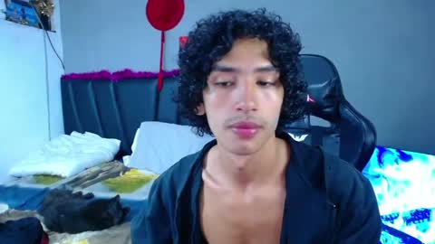 Tayron online show from May 27, 3:31 pm