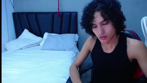 Tayron online show from November 13, 7:49 pm