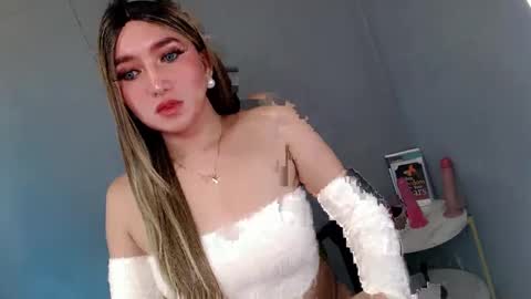 Snapshot of te_amo28 chatting on March 9, 1:14 am ellaine online show from March 9, 1:14 am
