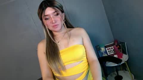 Snapshot of te_amo28 chatting on February 7, 10:09 pm ellaine online show from February 7, 10:09 pm