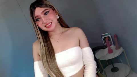 Snapshot of te_amo28 chatting on March 10, 12:39 am ellaine online show from March 10, 12:39 am