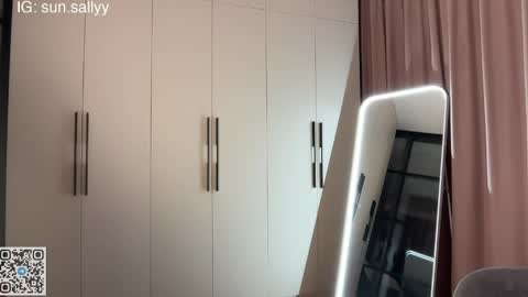 Sally and Sandy online show from April 2, 10:06 pm