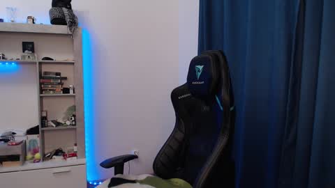 Teddy online show from February 6, 7:13 am