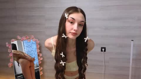 Alice and Cassie online show from May 18, 3:16 am