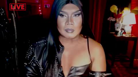 Snapshot of temptress_cocoxxx chatting on February 6, 1:32 pm Mistress Coco online show from February 6, 1:32 pm