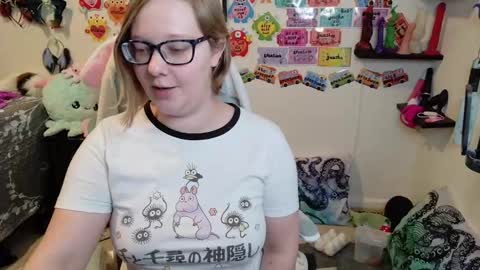 Pixie and Tentacle Overlord online show from February 20, 11:40 pm