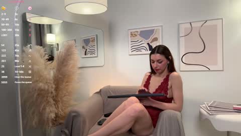 Amelie online show from February 8, 1:58 pm