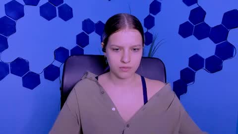 your love online show from March 26, 9:47 am