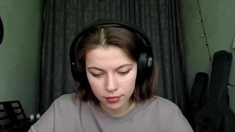 Anny Simpson online show from February 3, 6:22 am