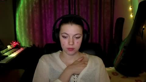 Anny Simpson online show from April 13, 9:30 pm