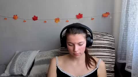 Snapshot of terranaufzinger chatting on October 20, 5:01 am Anny Simpson online show from October 20, 5:01 am