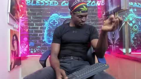 terranze_z online show from April 15, 11:35 am