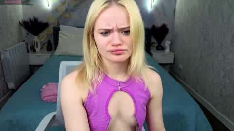 Tessa online show from April 5, 2:03 pm