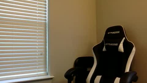 Snapshot of tevvdaren chatting on October 22, 1:46 pm tevvdaren online show from October 22, 1:46 pm