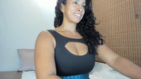 Thalia Gomex online show from September 16, 9:07 pm