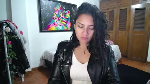 Snapshot of thaliacooper chatting on December 22, 5:22 am online show from December 22, 5:22 am