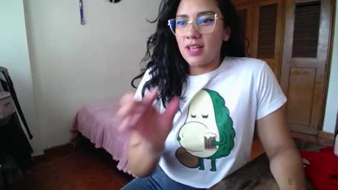 Snapshot of thaliacooper chatting on September 16, 5:38 pm online show from September 16, 5:38 pm