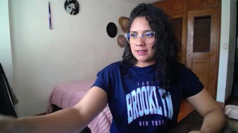 Snapshot of thaliacooper chatting on September 12, 6:32 pm online show from September 12, 6:32 pm