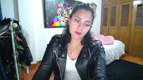 Snapshot of thaliacooper chatting on December 23, 12:46 am online show from December 23, 12:46 am