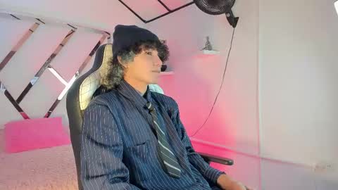 thanier_18 online show from May 21, 7:20 pm