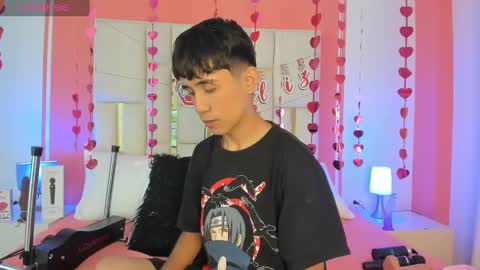 Snapshot of thayler_jones chatting on February 18, 11:44 am Thayler online show from February 18, 11:44 am