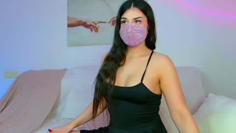 Snapshot of the__sabenna chatting on December 4, 3:48 pm Madina online show from December 4, 3:48 pm