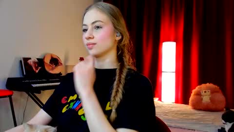 Ally    STREAMING ON TWITCH NOW Check my Twitter for updates online show from March 14, 5:39 pm