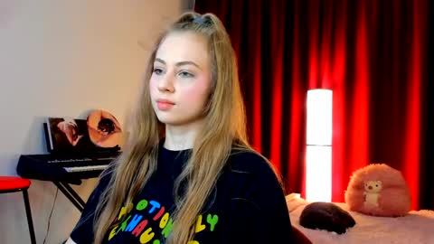 Ally    STREAMING ON TWITCH NOW Check my Twitter for updates online show from March 19, 9:20 pm