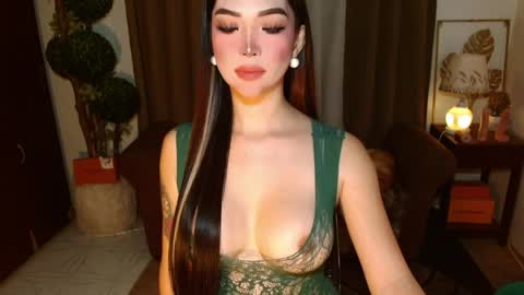 thea_whong online show from April 2, 3:47 am