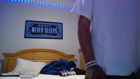 Snapshot of theamezcua98 chatting on October 4, 7:06 am theamezcua98 online show from October 4, 7:06 am