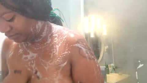 Snapshot of theblkexp chatting on October 26, 4:39 pm theblkexp online show from October 26, 4:39 pm