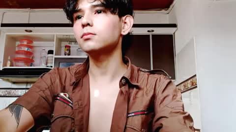 Snapshot of thebluesky_18 chatting on October 7, 8:49 pm thebluesky_18 online show from October 7, 8:49 pm
