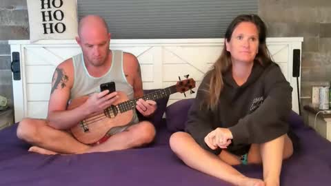 Stephanie and Jason Class online show from December 3, 4:18 pm