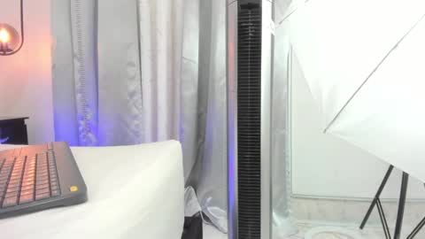 Snapshot of thedol1 chatting on September 29, 8:02 am Thedol1 online show from September 29, 8:02 am