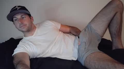 Snapshot of theetwohander chatting on October 9, 2:39 am Theetwohander online show from October 9, 2:39 am