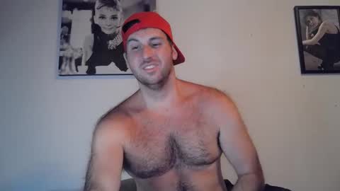 Snapshot of theetwohander chatting on September 13, 2:36 am Theetwohander online show from September 13, 2:36 am