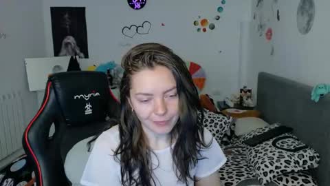 TheFarmergirl online show from March 26, 6:19 am