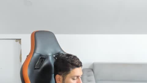 Snapshot of theguardian7 chatting on October 31, 9:53 am theguardian7 online show from October 31, 9:53 am