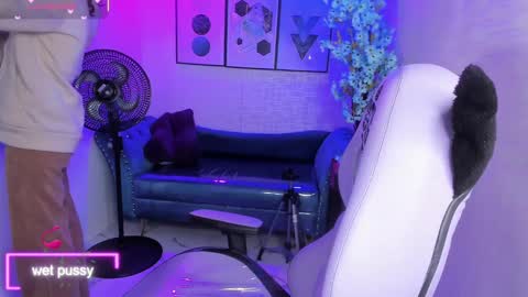 Theia  online show from September 29, 1:10 pm