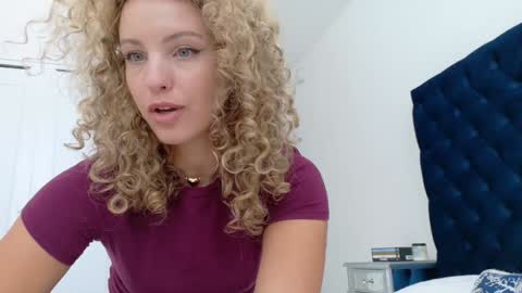 Snapshot of theislandgirl chatting on September 11, 5:58 pm Lily Marie online show from September 11, 5:58 pm