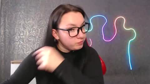 Lisa online show from April 21, 9:27 am