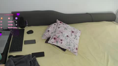 Alice   -   online show from February 6, 12:37 pm