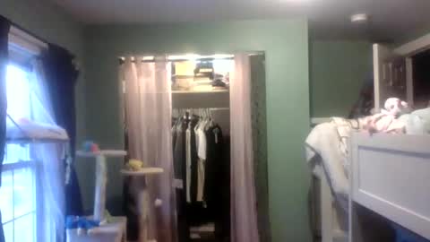 Little Bambii online show from February 4, 9:52 pm