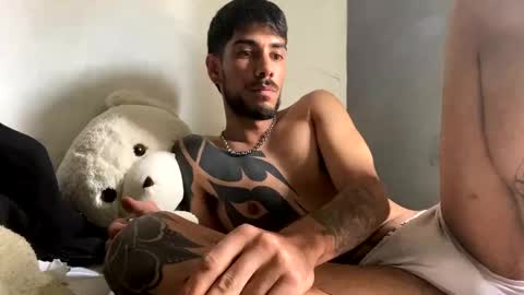 Snapshot of themarttinguyyy chatting on December 21, 1:53 pm themarttinguyyy online show from December 21, 1:53 pm