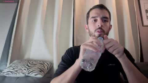 themmistokles online show from October 23, 9:44 am